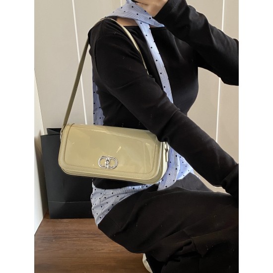 The new fashionable underarm square bag from Europe and America in 2025, with a high-end and elegant style, is a portable single-shoulder crossbody bag for women The new fashionable underarm square bag from Europe and America in 2025, with a high-end and elegant style, is a portable single-shoulder crossbody bag for women